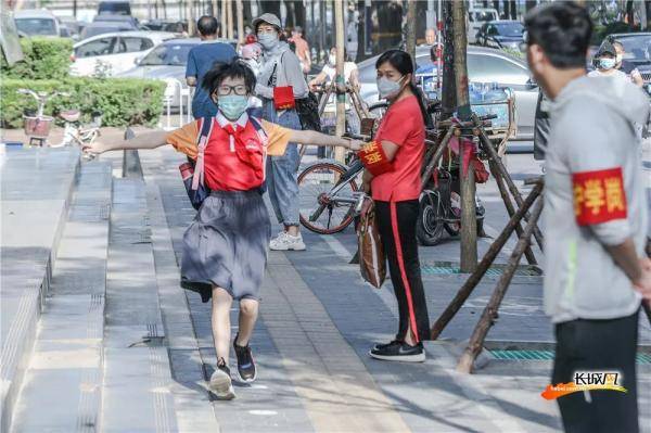 “神兽”归笼！石家庄首批小学生开学是这个样子的