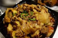 此菜粑糯回甜，细嫩滑润，好吃到见盘底，是四川汉族名菜！