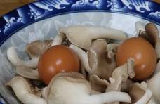 蘑菇不要炒了，加2个鸡蛋，出锅比吃肉还香，营养下饭又解馋！
