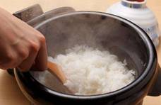 蒸米饭，别直接加水蒸！做好3点，颗粒分明，又香又软，还不粘锅