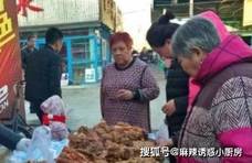 大妈不顾家人反对摆摊，卖猪头肉一天400斤，食客：多少都不够