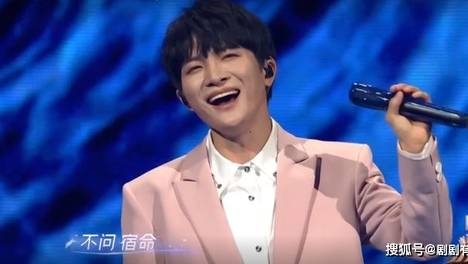 北京跨年晚会：刘涛歌声惊艳，周深再现戏曲腔，张家齐可爱爆棚