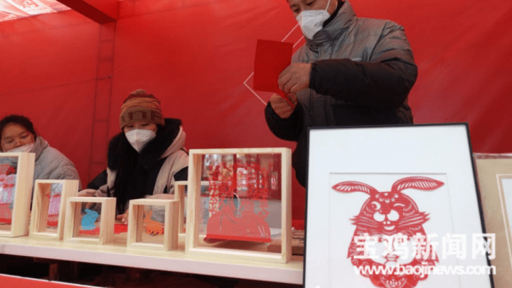 新春走基层,你喜欢看剪纸作品吗?