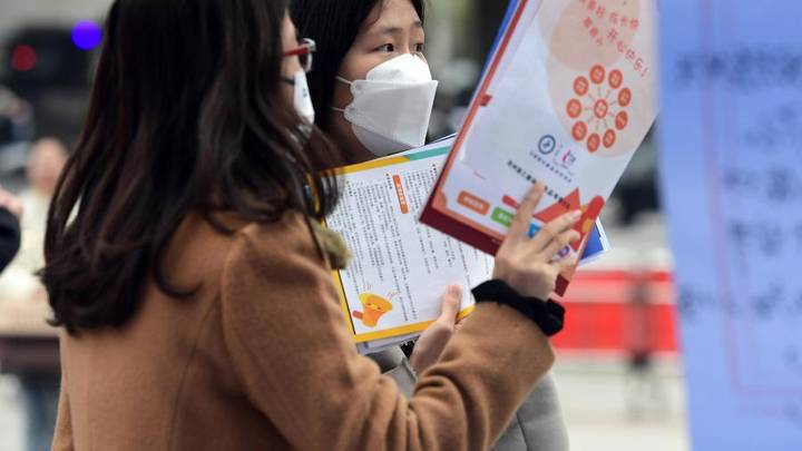 女子40岁裸辞在家当全职女儿,你觉得是摆烂啃老还是享受生活?