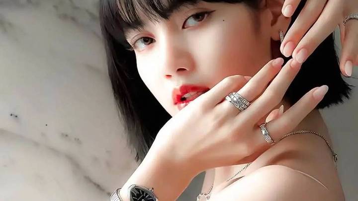 Lisa将出席疯马秀,3天5场脱衣舞,你怎么看?