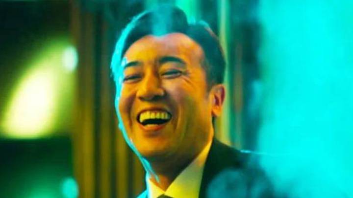 你觉得《坚如磐石》郑刚和杨晓薇是情人吗?