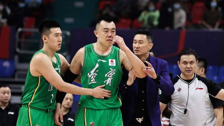 辽篮双喜临门,你支持杜锋炮轰裁判吗?