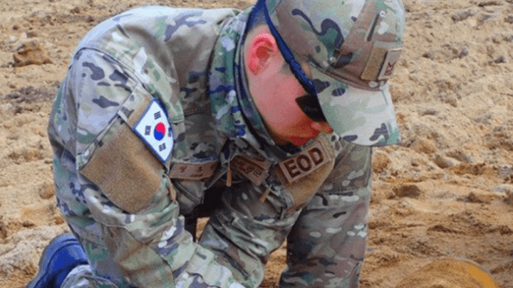 韩国工地挖出90斤重美军航空炸弹,是朝鲜战争时期美军投下的炸弹吗?