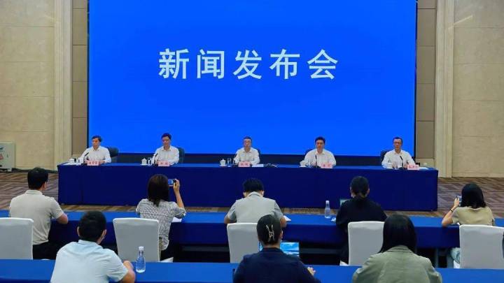 南宁调整停车收费标准,机动车可免费停放30分钟,你觉得合理吗?