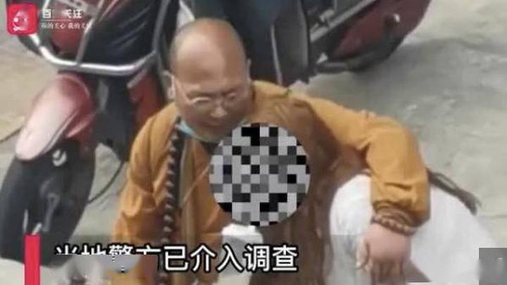 和尚街头搂女性说笑,应该严惩吗?