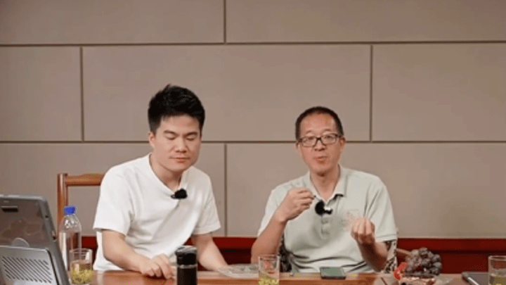 东方甄选启动自有app直播,是公司正常行为吗?