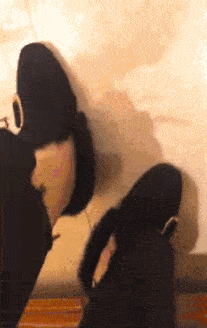 网上新买的鞋子,又掉色又掉毛的 精选搞笑段子 1.