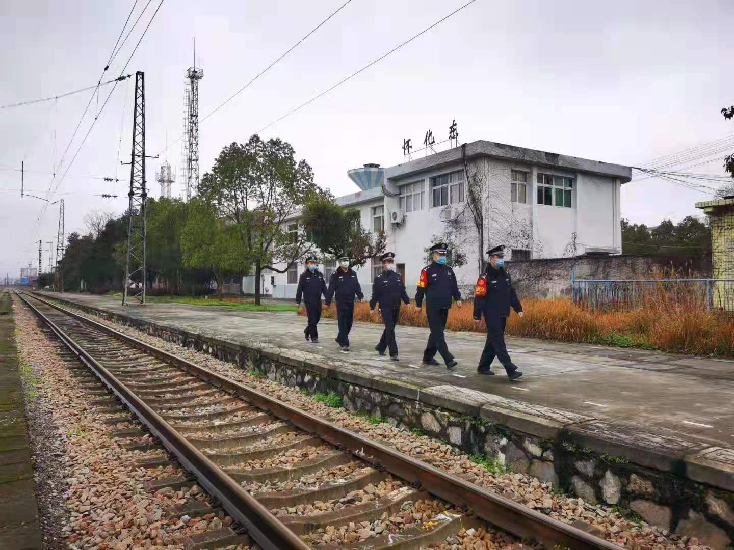 怀铁公安怀化东站派出所强化沿线治安管理确保铁路运输安全