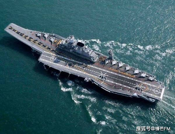 原创目前世界共有21艘现役航母,总排水量157万吨,美国占7成!