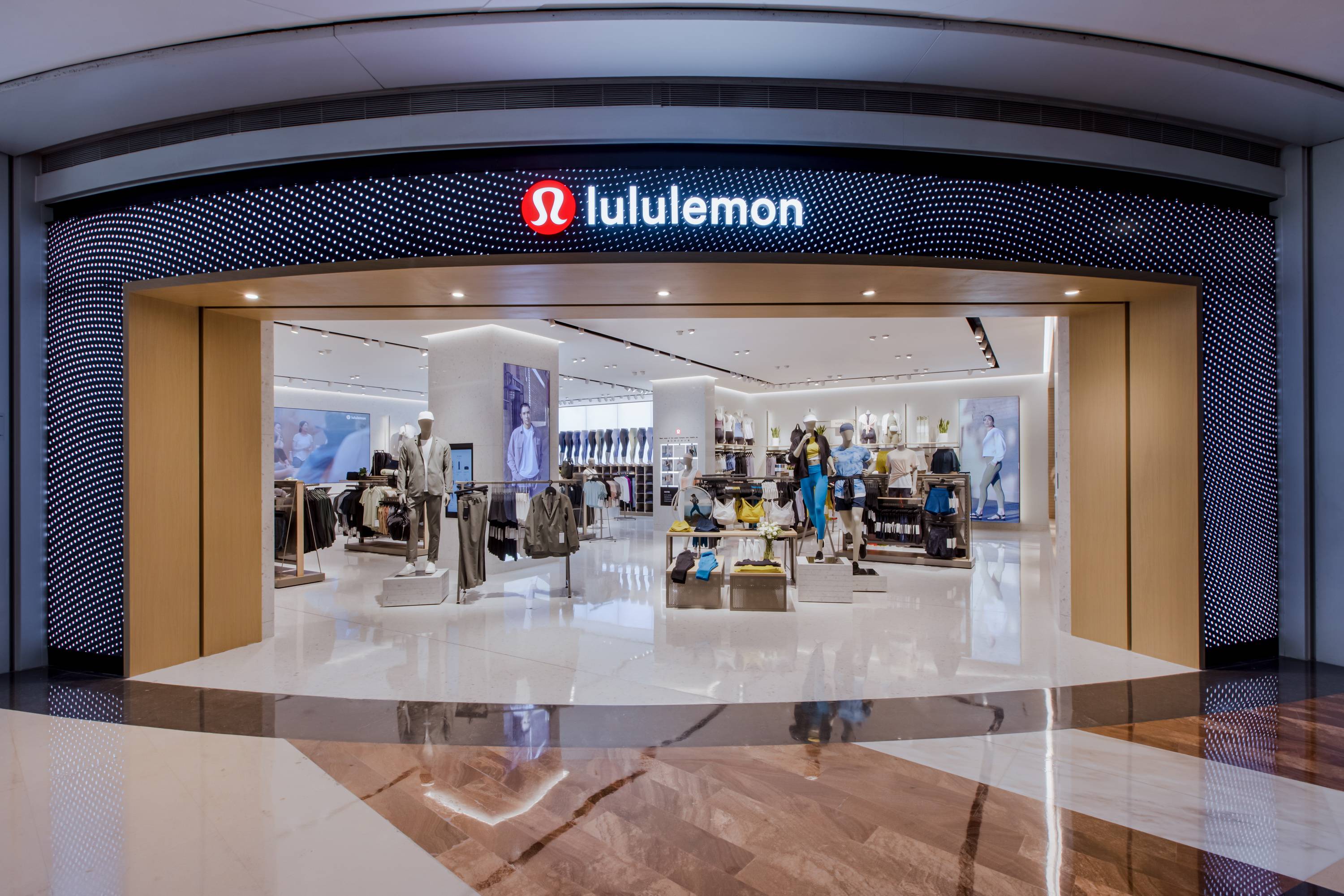 共聚罗湖热汗相联lululemon深圳kkmall门店正式开业