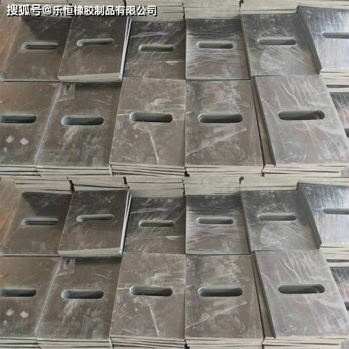 方形橡胶垫块在桥梁上的布置原则