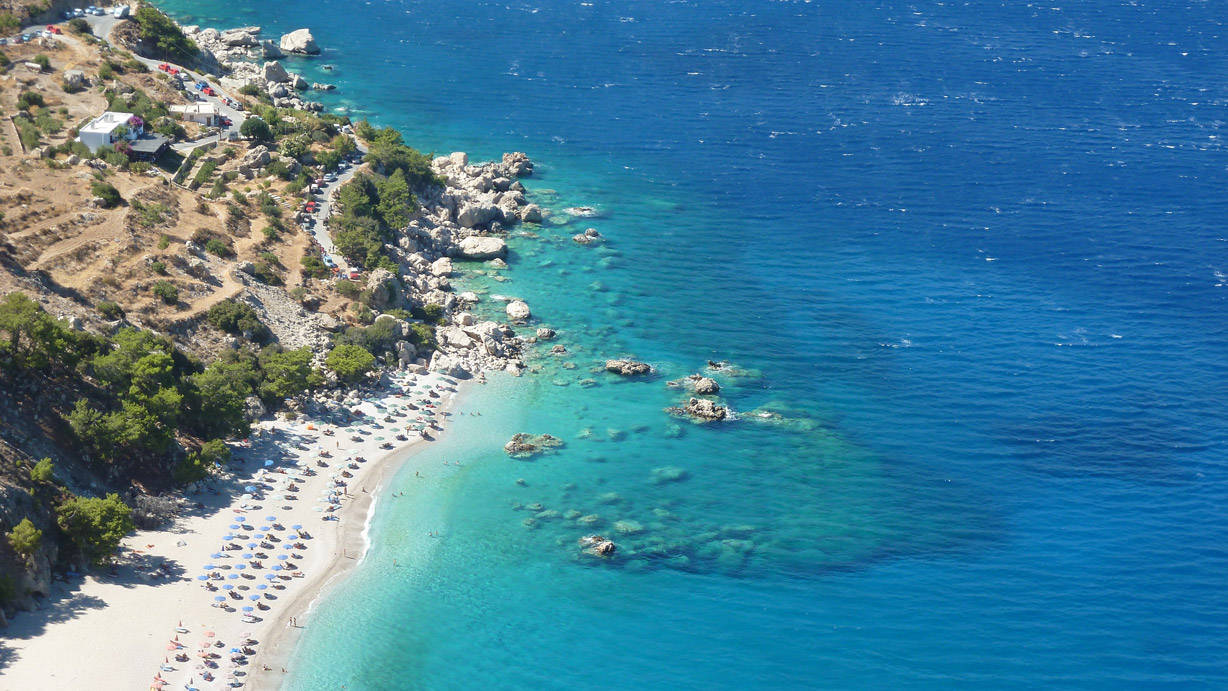 希腊蓝旗海滩高居第二,迎来2021年第一艘油轮