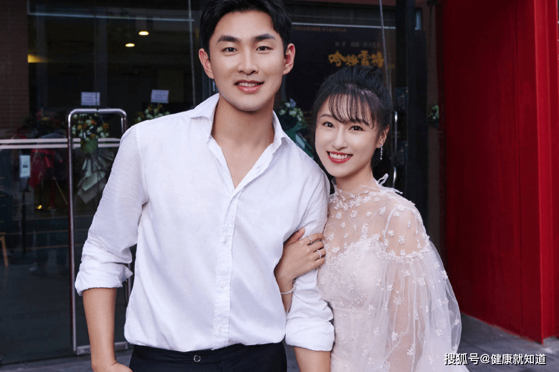 原创王彦霖艾佳妮婚纱大片瞬间看到了幸福的光