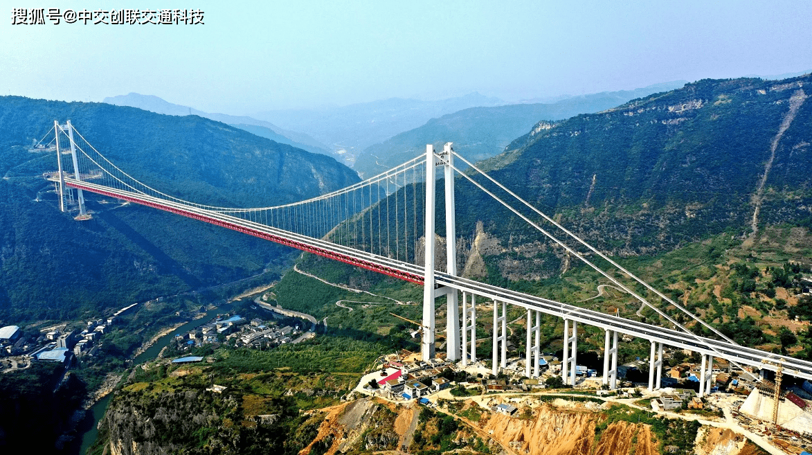 重庆江津至贵州习水至四川古蔺高速公路赤水河红军大桥,全长2009米,主