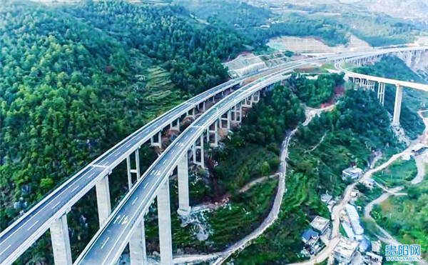贵州威围高速公路今日开通运营