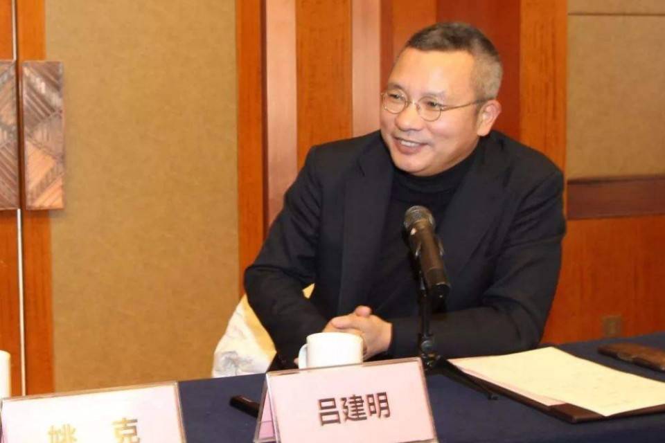 "牙茅"通策医疗董事长自爆找关系进香 无视防疫政策引众怒_吕建明