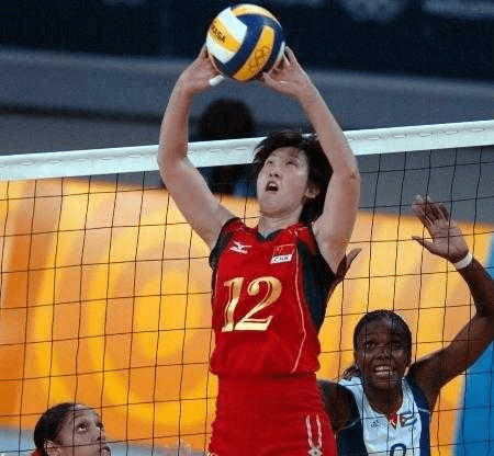 已经进入八一女排,迅速成长为八一女排主二传,在国青队中,历经林榆廷