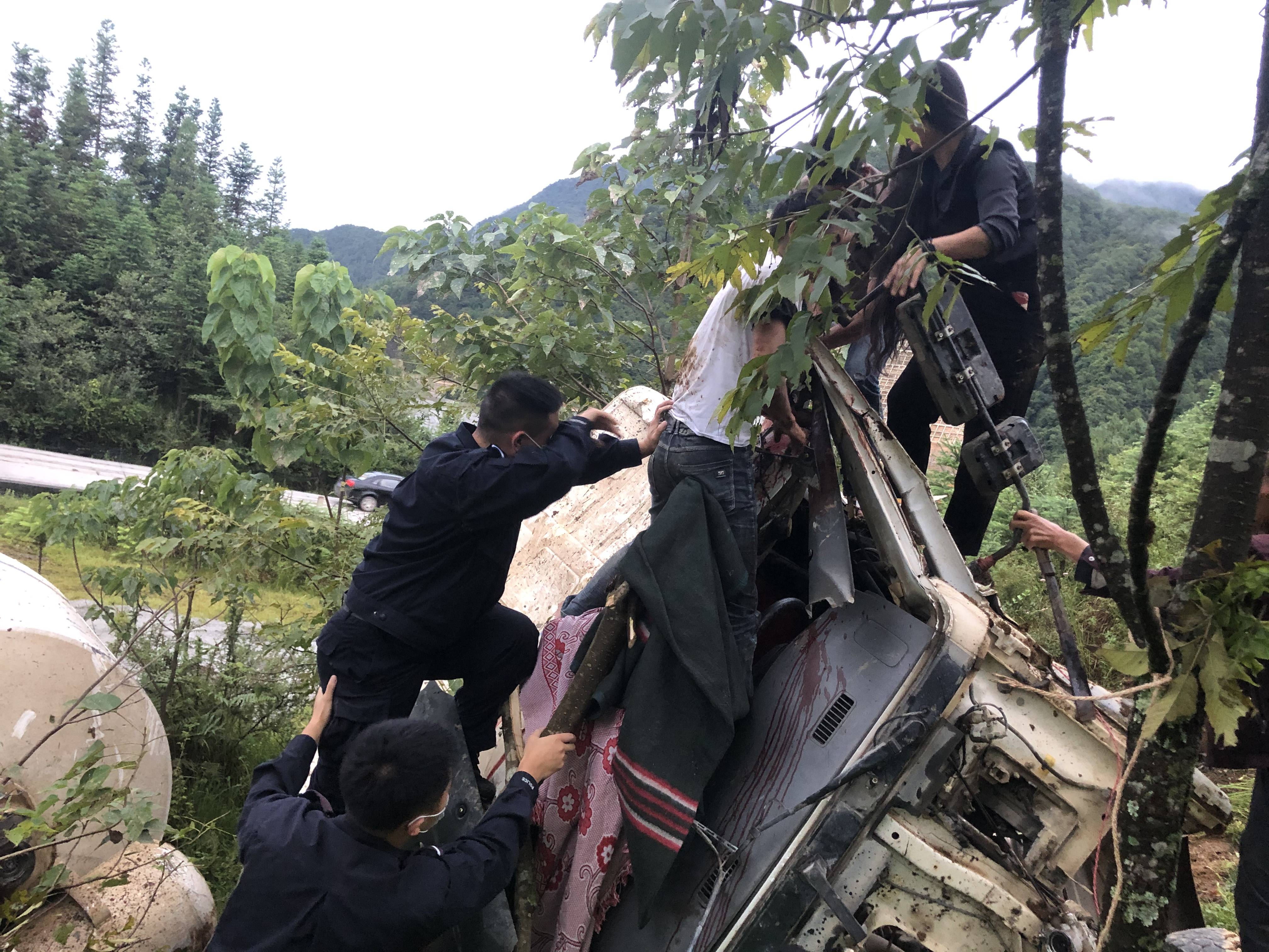 把最美的背影留在了祖国和人民最需要的地方(段优兰 邵维峁)返回搜狐