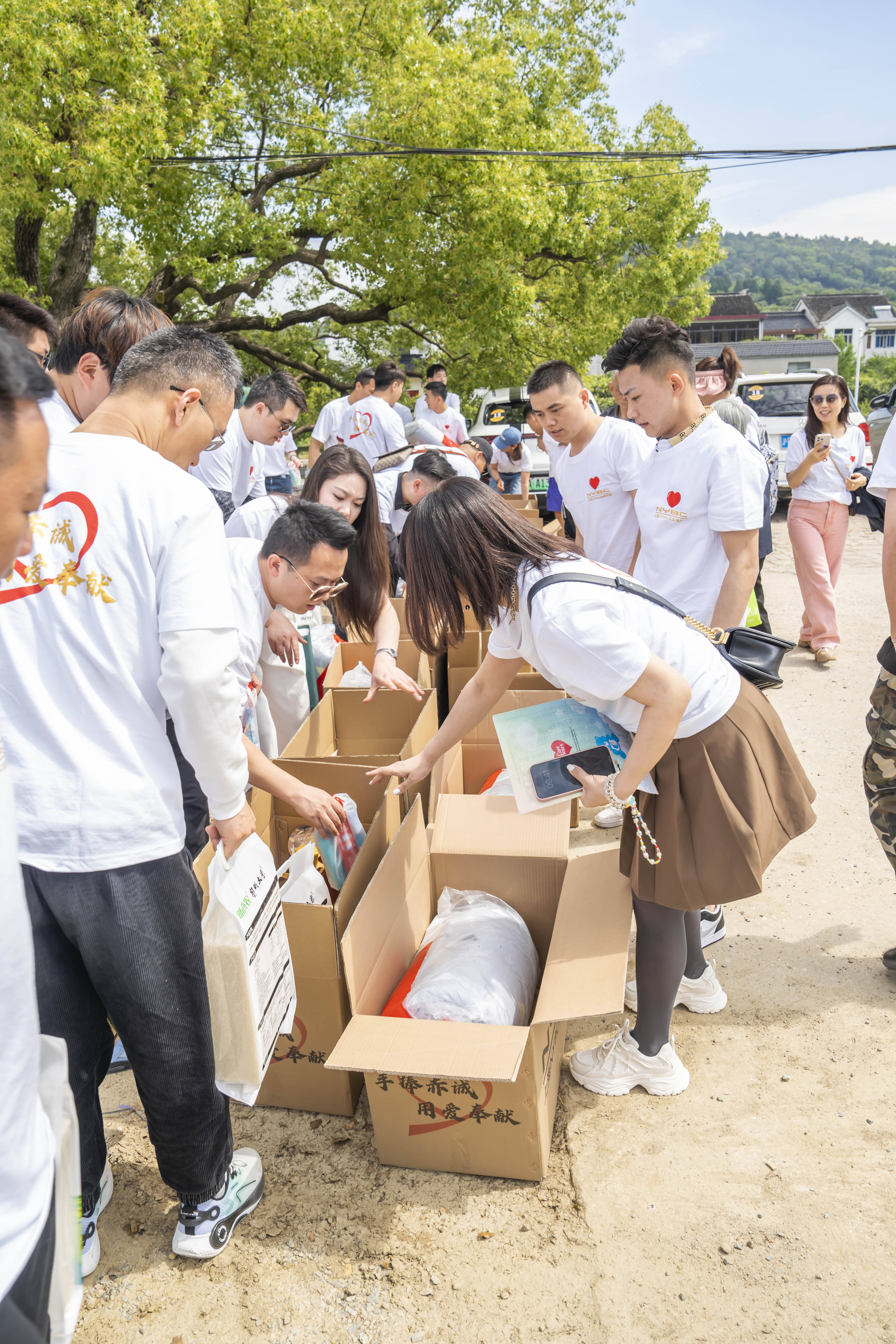 泛亚电竞上海商业摄影全记录 打造史上最激动人心的画面(图1)