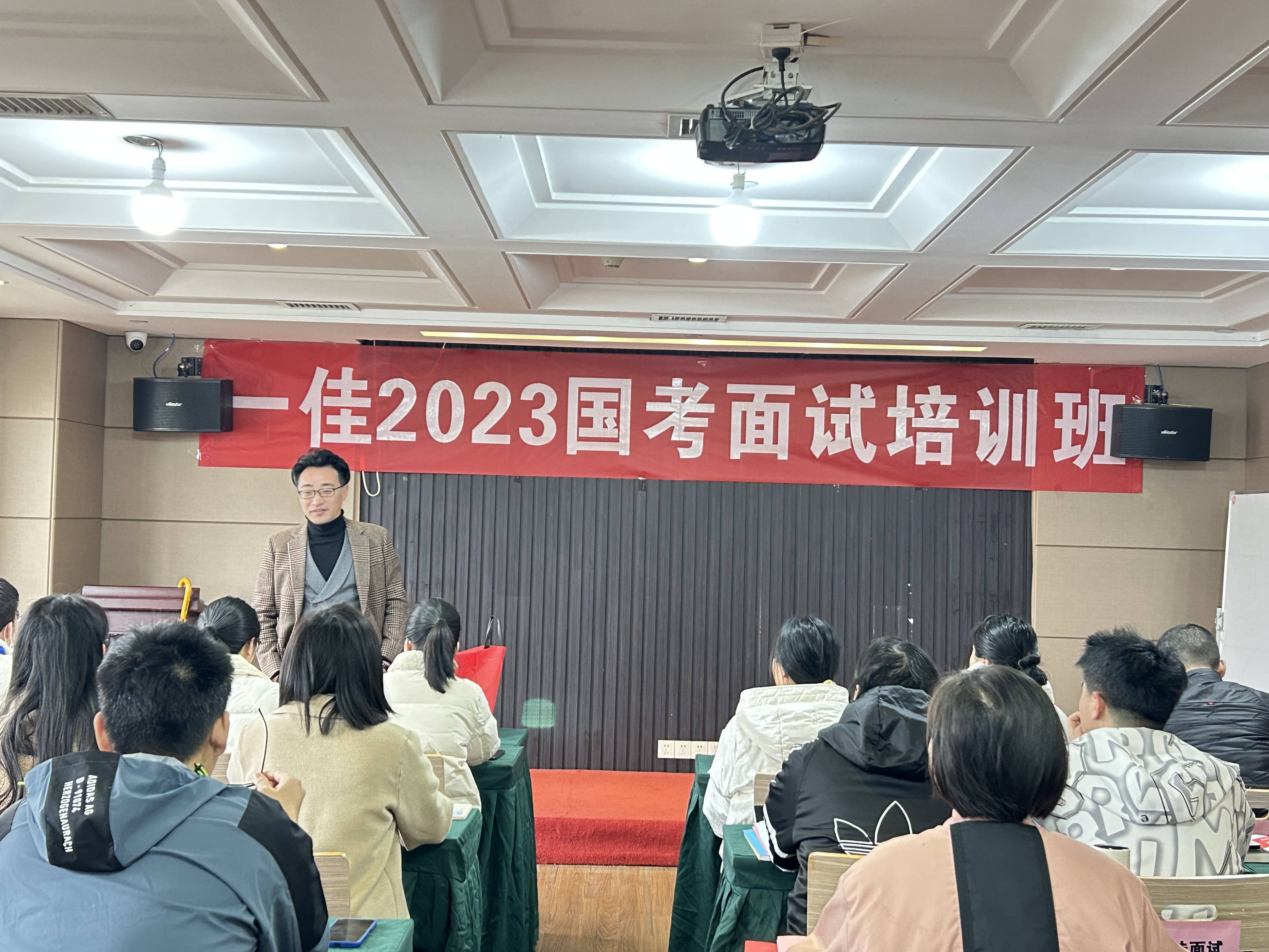 2023年江西省农村信誉社结合社客户办事中心座席雇用35人通知布告