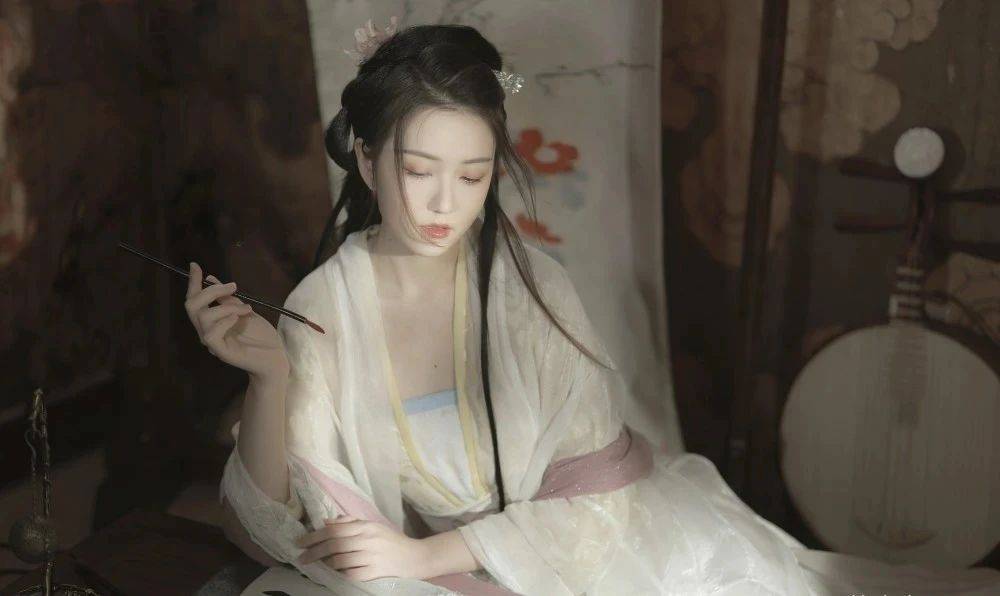90年属马女2025运势及运程