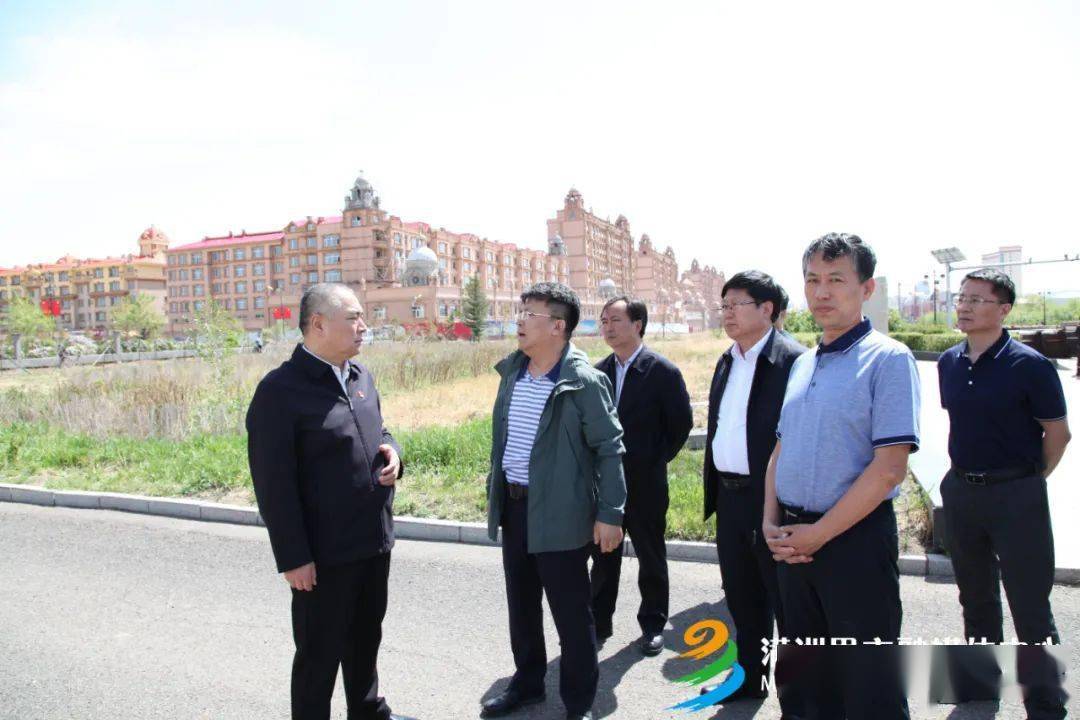 市领导包野,李昌武,王乃斌,龚飞天,郭晓芳及相关部门负责人参加调研.