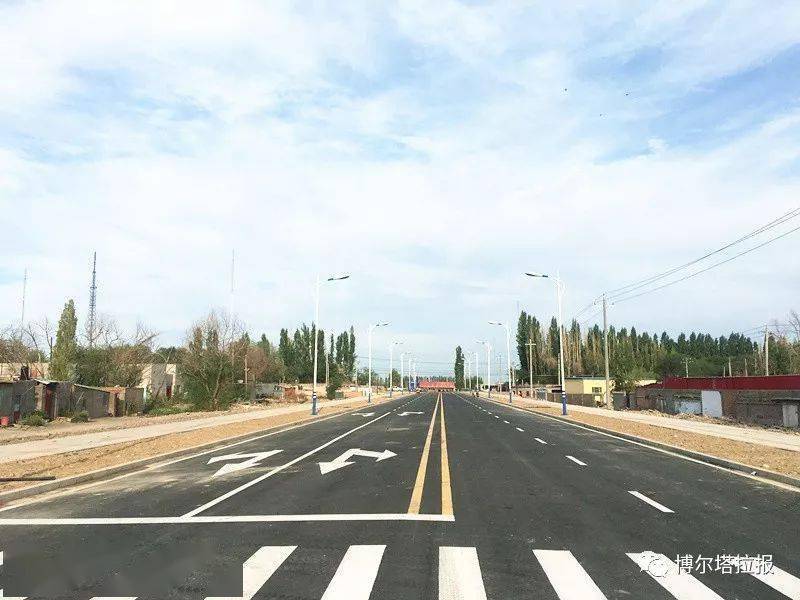 数据显示,建州以来,博州公路通车总里程3345公里,其中国道335公里