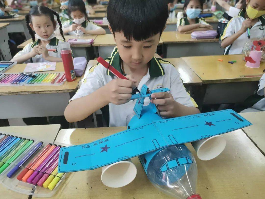 北塘实验小学庆六一旧物改造狂想活动