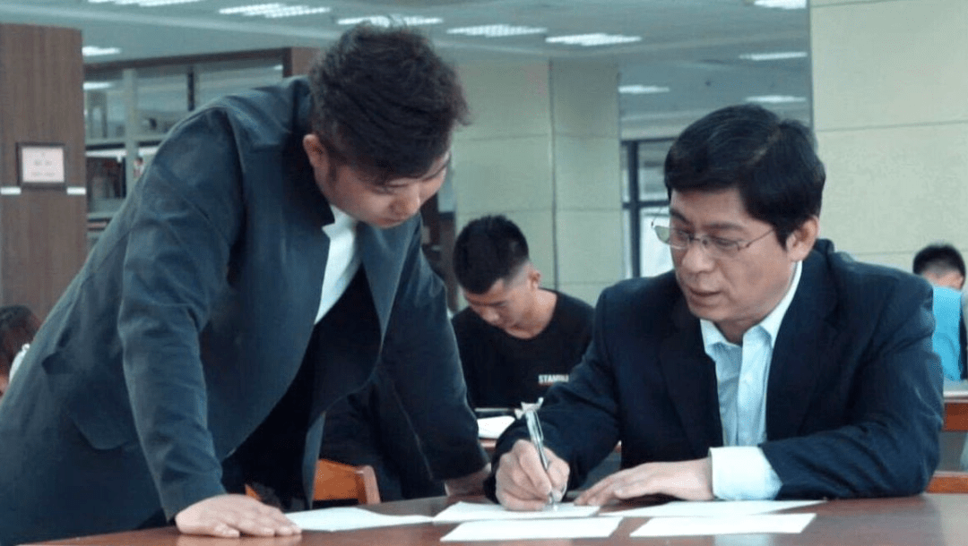 崔亚辉教授指导学生科技竞赛