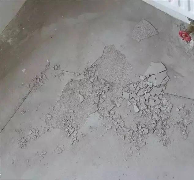 终于知道了水泥浆地坪起砂开裂空鼓的原因了