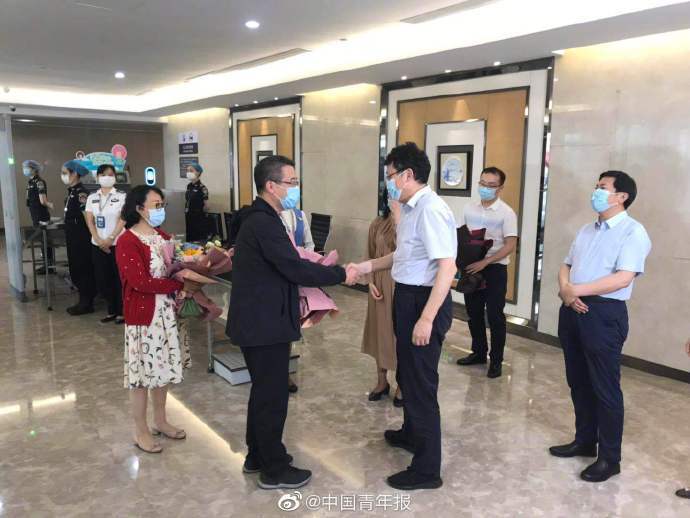 一月白头的邱海波战疫139天后回家