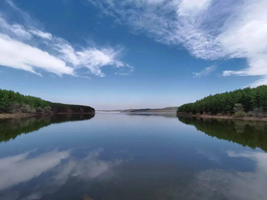 湖光秋月两相和"潭"面无风镜未磨!净月潭,为你的夏日激情,保驾护航!_