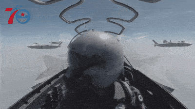 这么热的天,飞行员没有空调吹怎么行?