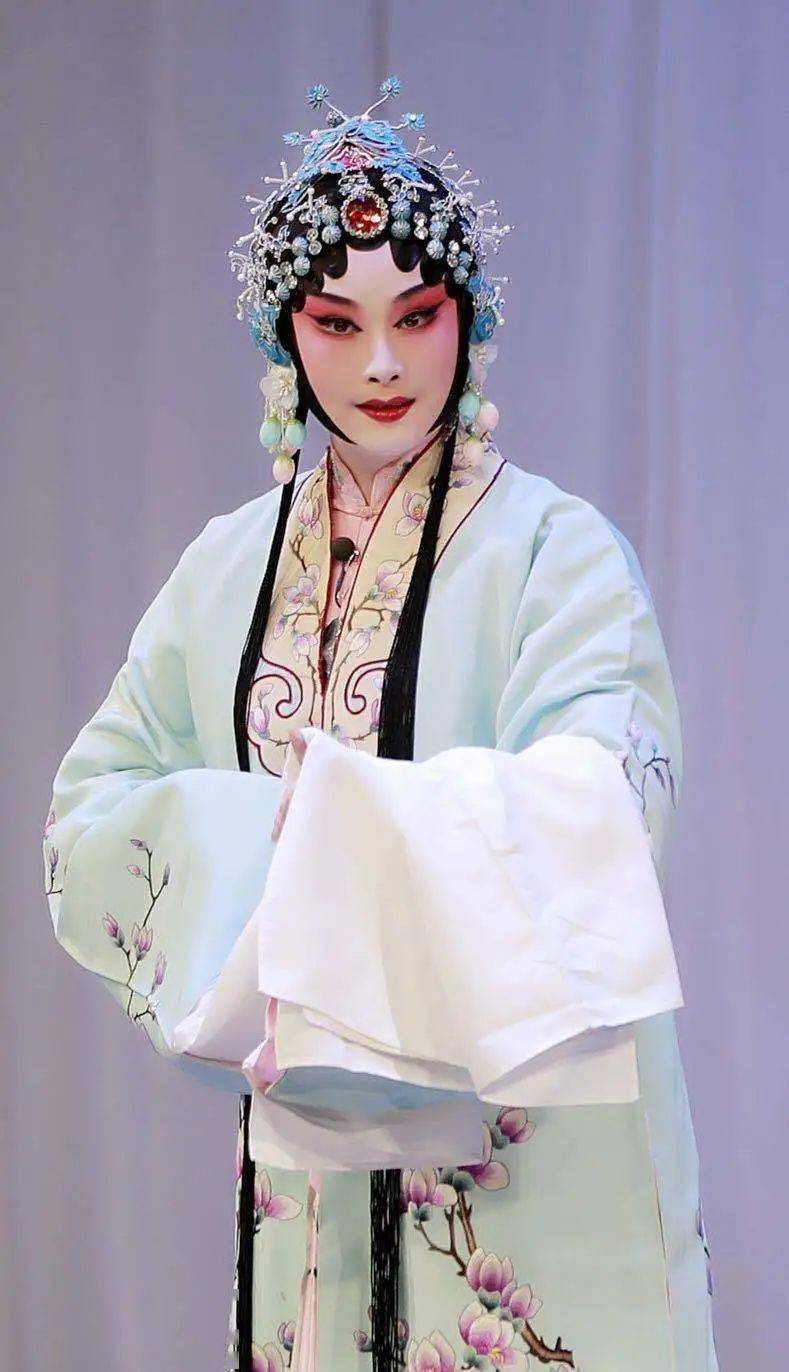 京剧青衣传承剧目—《春闺梦》 京剧名家:李佩红传授 丫 鬟—刘美晴
