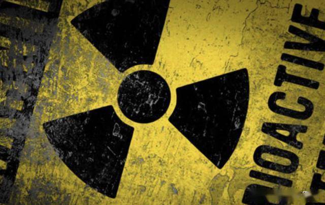 原子弹主要元素是铀直接用手去摸手会因为辐射被废掉吗