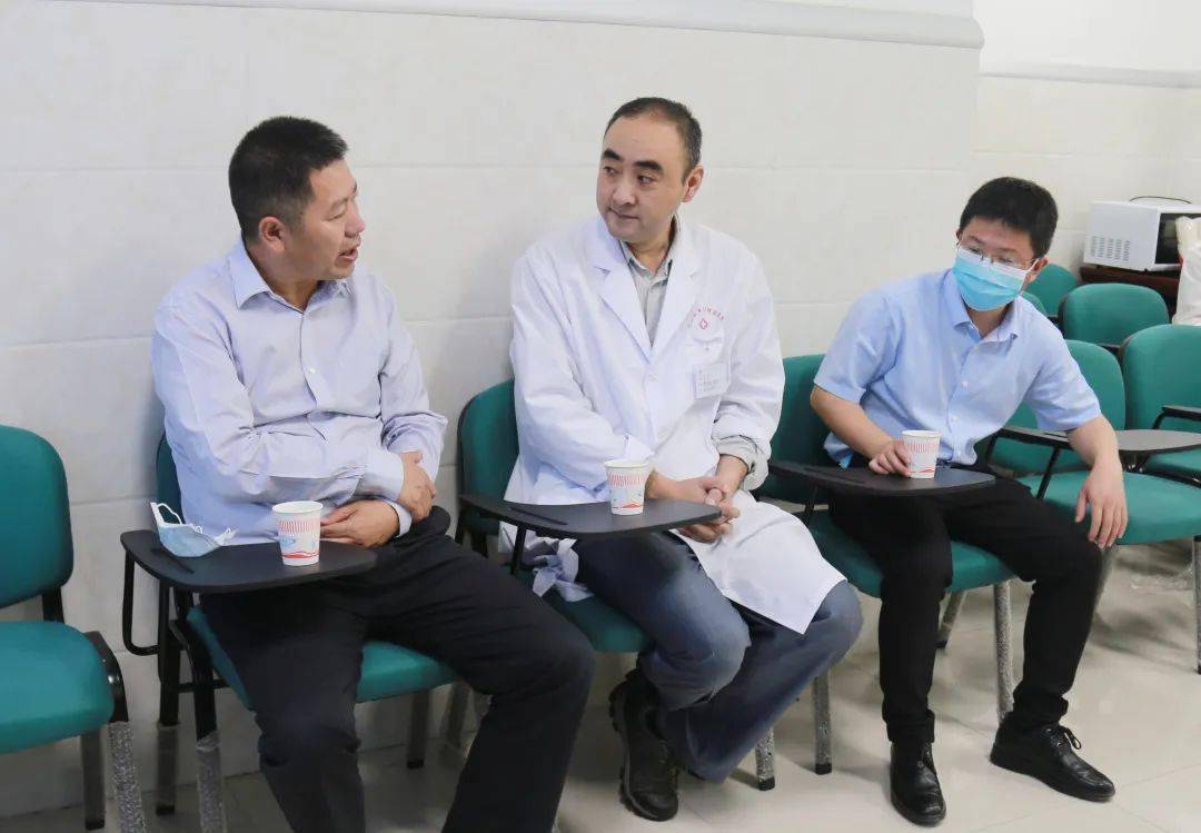 石一鲁实主任慰问州中西医结合医院博士后,副教授,副主任医师吴伟