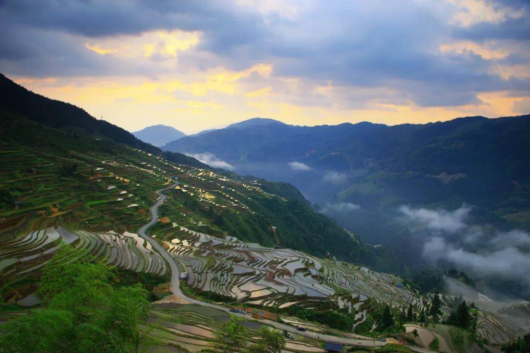 在装着天然中央空调的地方旅行，不香吗?