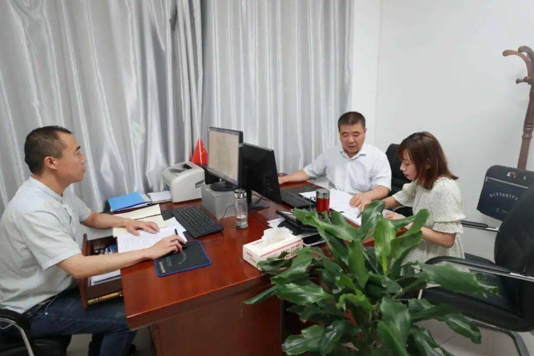 导组，实行日督办周通报制度，每周召开一次督办落实会，解决创建难题。
