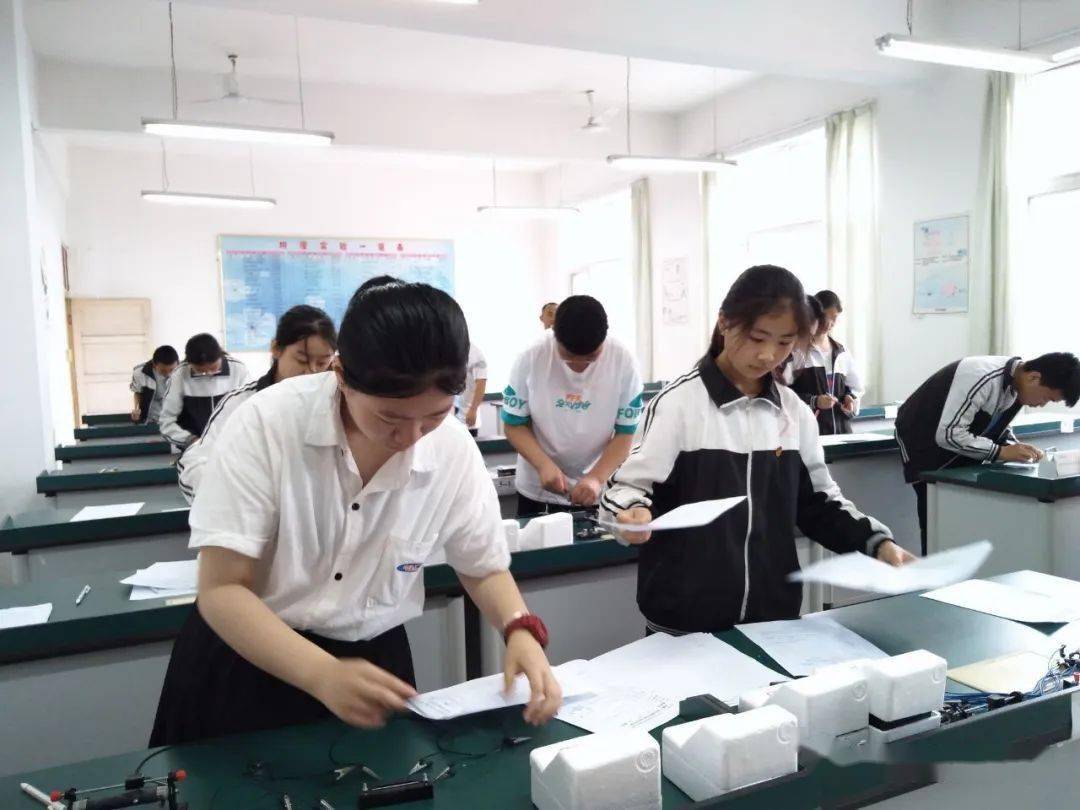 略阳县荣程中学2020年初中毕业学业考试物理,化学,生物实验操作考试