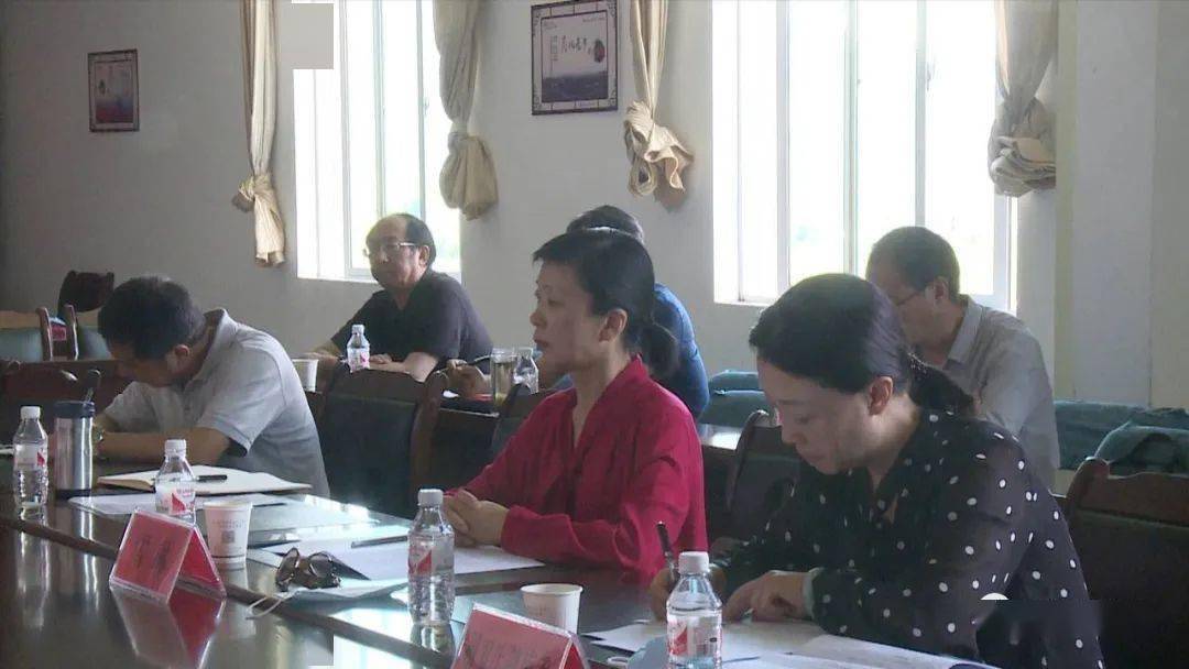 大理副州长雪琳到鹤庆县调研卫生健康教育体育工作