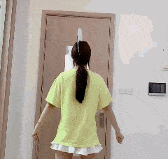 百家笑坛 搞笑gif图:这是整个沙滩上拍摄最认真的人了