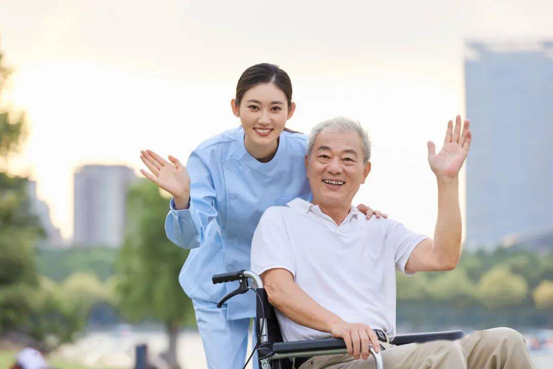 养老护理员的24小时:看似平凡却很伟大