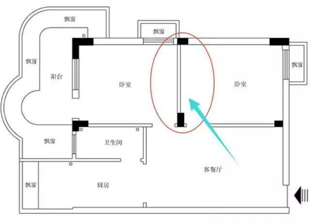 这是房子的原始户型图,从平面可以看出户型方正,倒是没什么槽点,但是