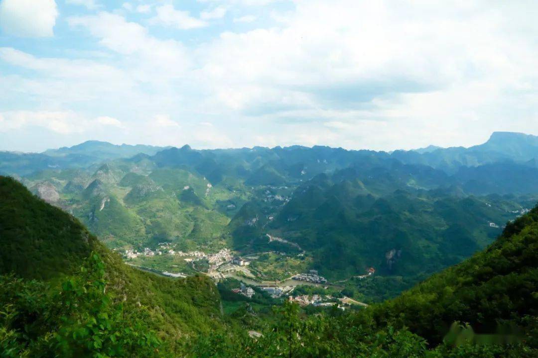 盛夏的娘娘山景区,风景的秀美和自然风光不仅限于此,无论您来亦或是