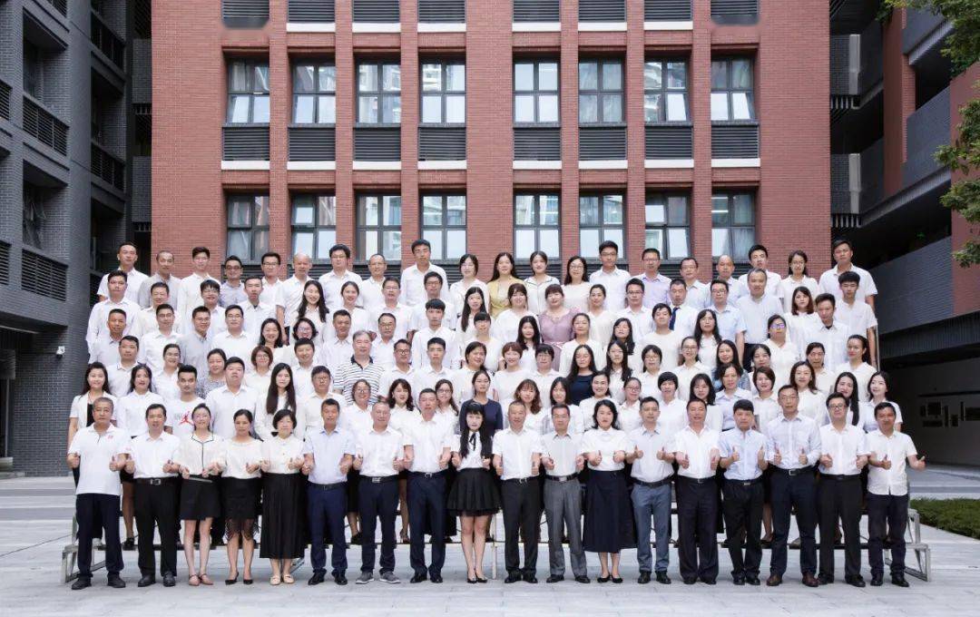 深圳|深圳这群人现状如何？实地探访发现...热搜回归！曾登榜收割近3亿阅读量